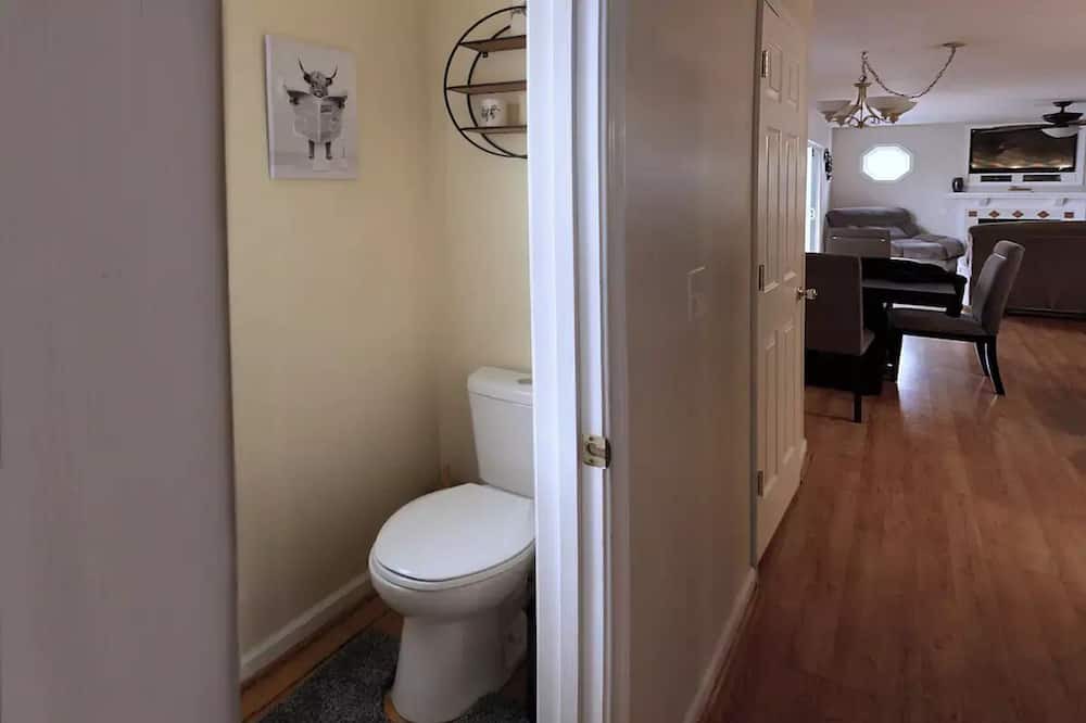 Photo of Bathroom in Elizabeth City