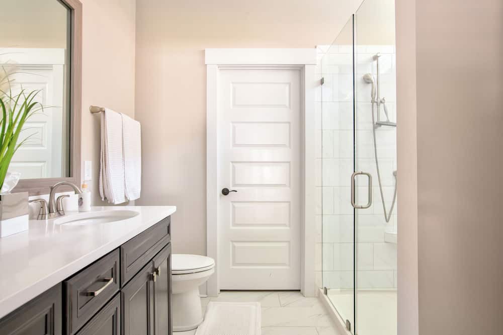 Photo of Bathroom in Lewisville