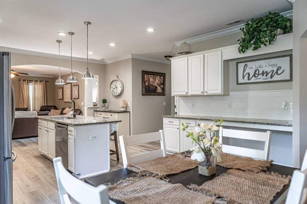 Photo of Kitchen in Whispering Pines