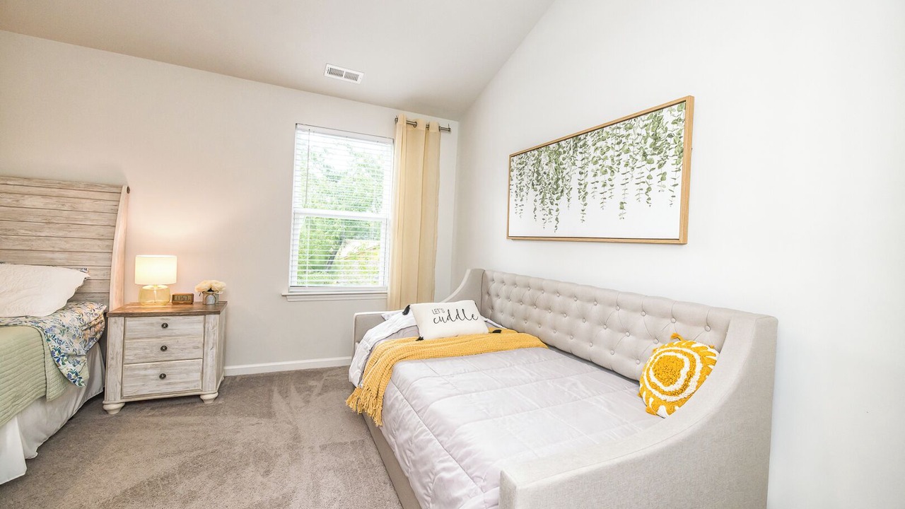 Photo of Bedroom in Murraysville