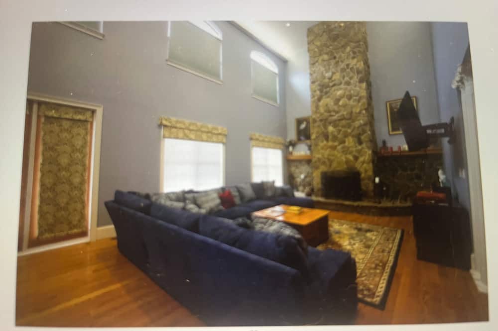 Photo of Livingroom in Olde Town Augusta