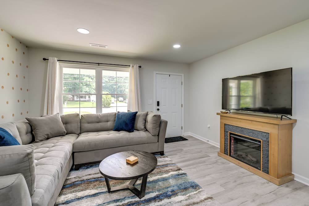 Photo of Livingroom in Greensboro