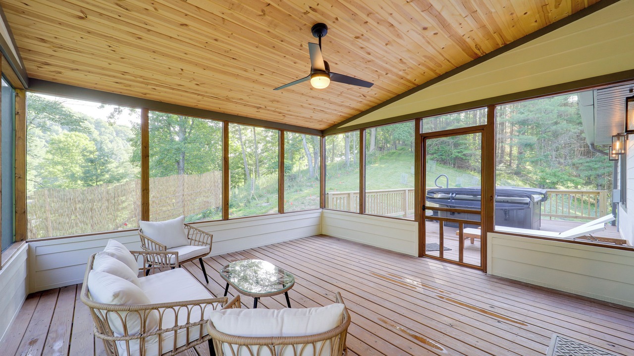 Photo of Patio Balcony in Bakersville