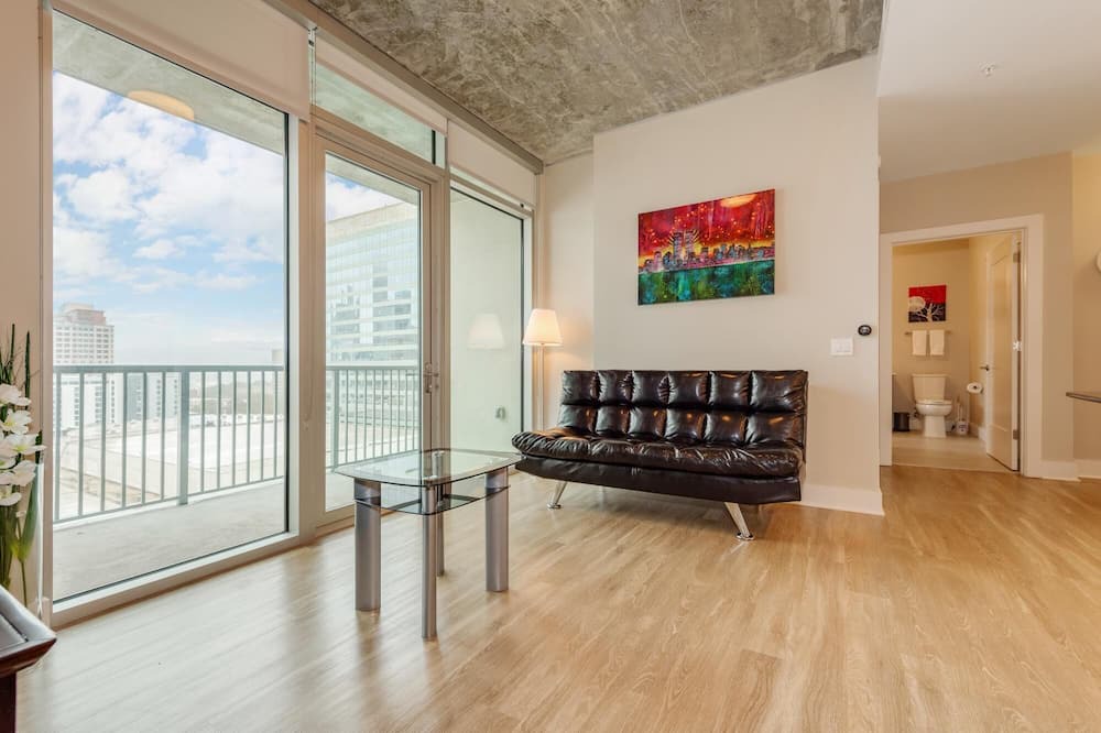 Photo of Livingroom in Second Ward