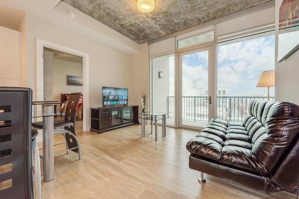 Photo of Livingroom in Second Ward