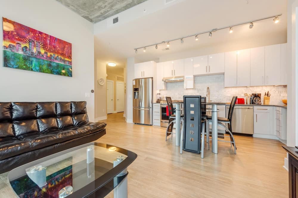 Photo of Livingroom in Second Ward