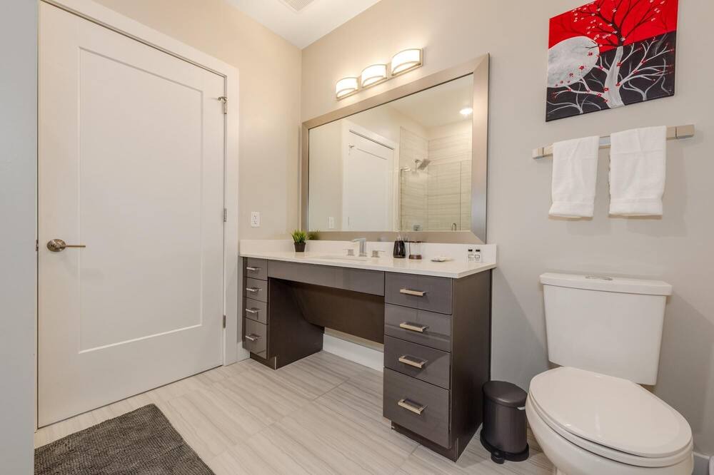 Photo of Bathroom in Second Ward