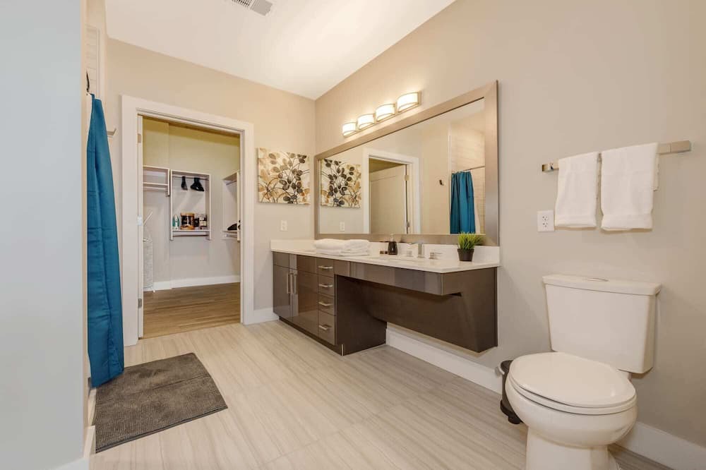 Photo of Bathroom in Second Ward