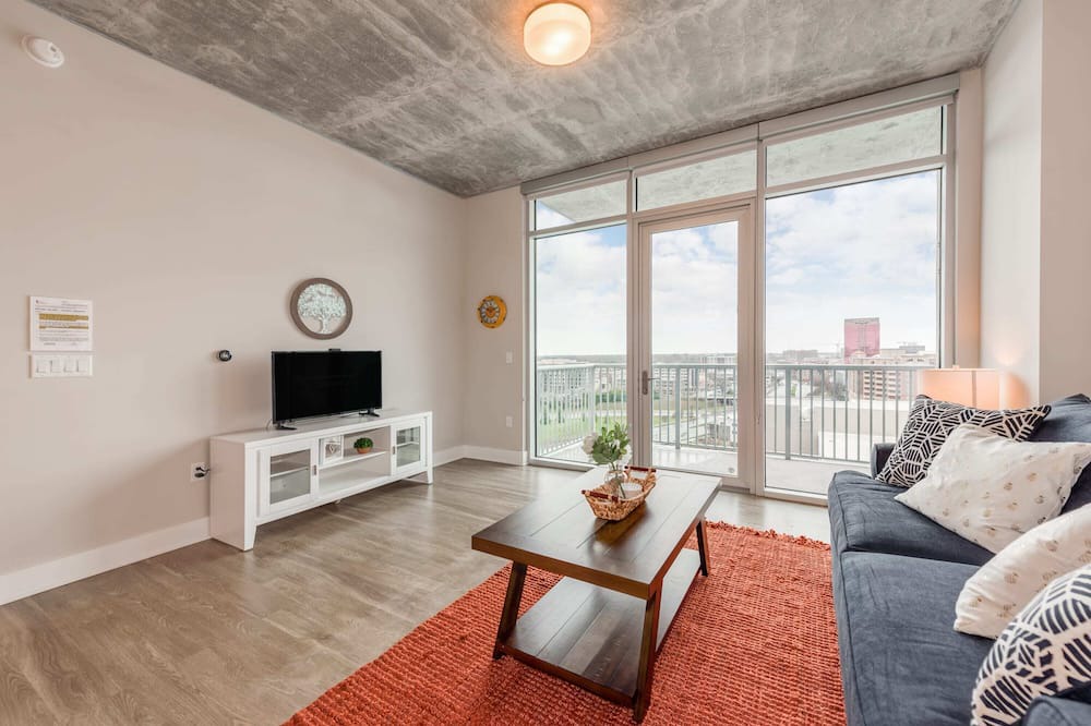Photo of Livingroom in Second Ward