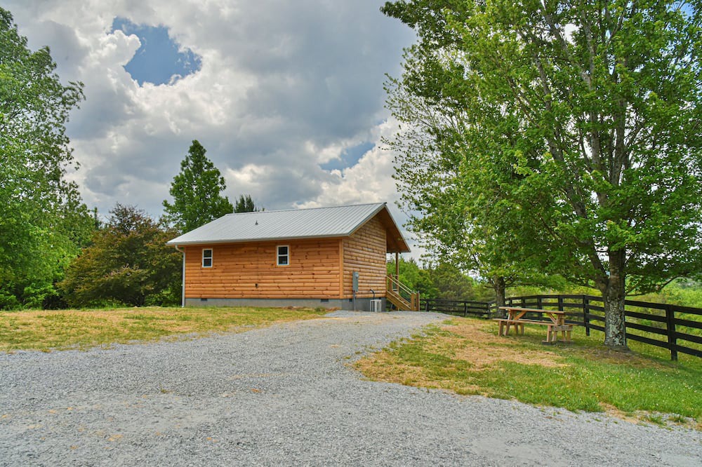 Photo of Outdoor in Hendersonville
