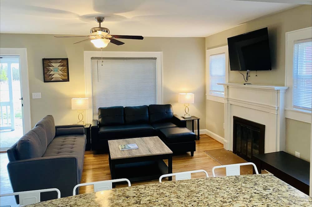 Photo of Livingroom in Graham