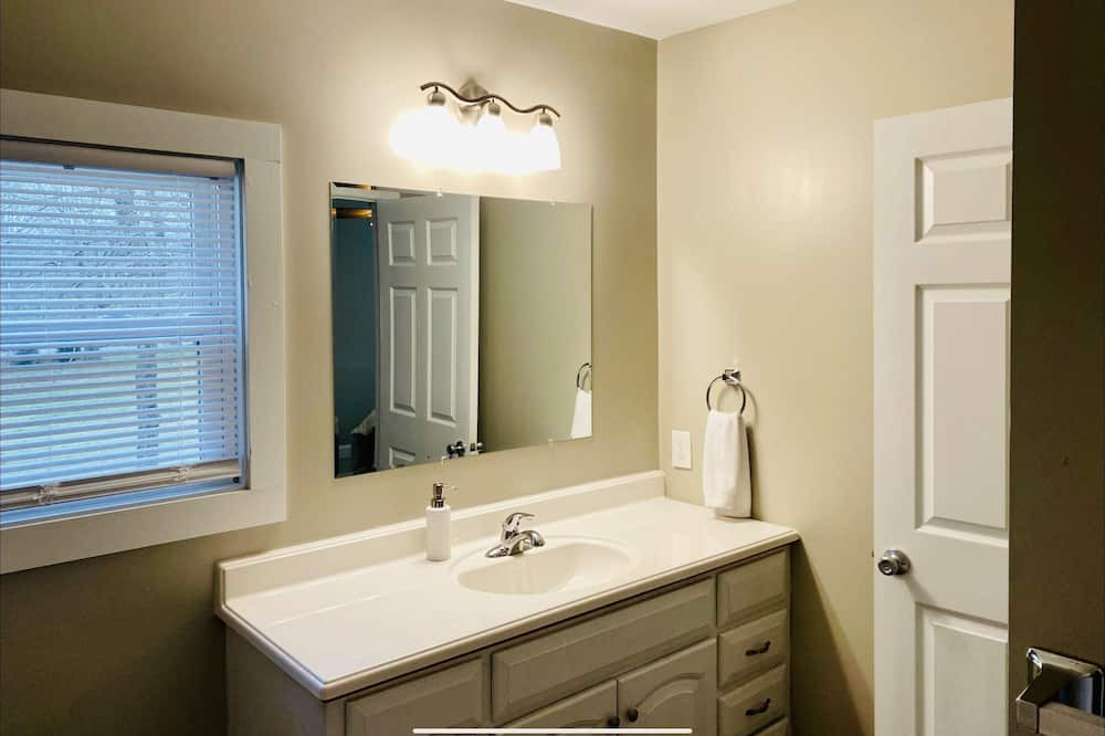 Photo of Bathroom in Graham