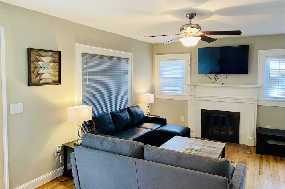 Photo of Livingroom in Graham