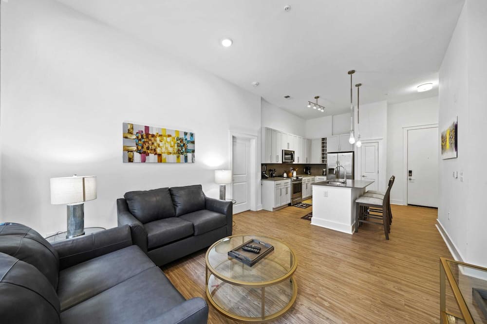 Photo of Livingroom in Second Ward