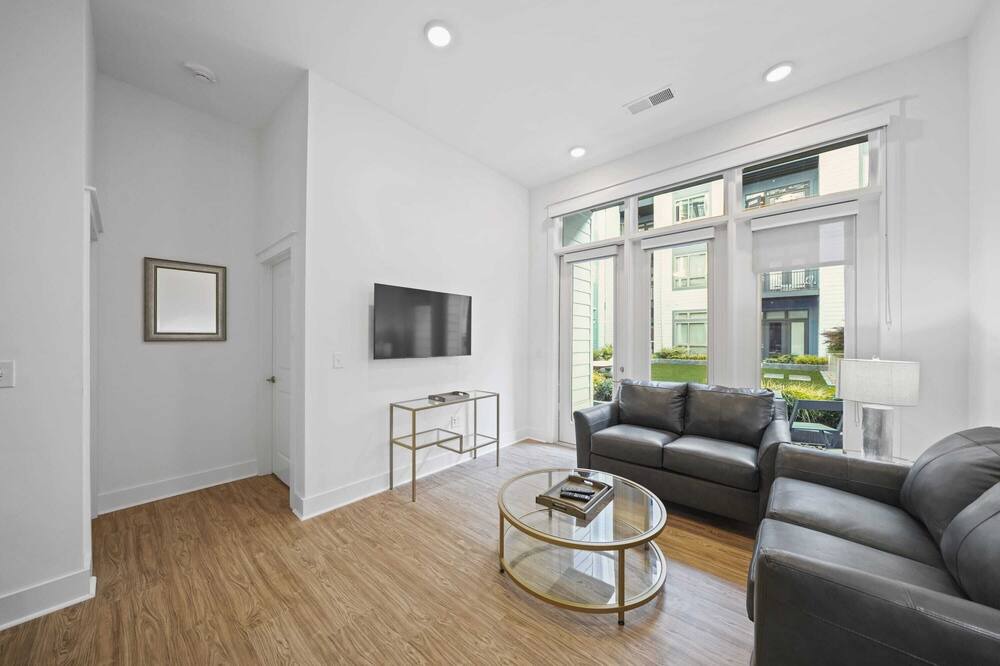 Photo of Livingroom in Second Ward