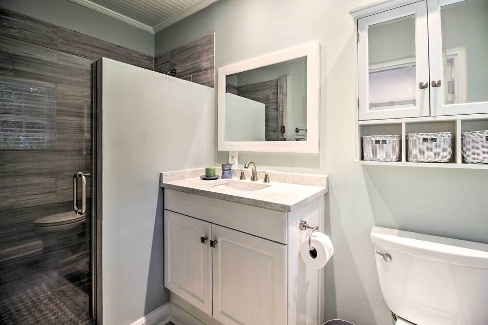 Photo of Bathroom in Montgomery