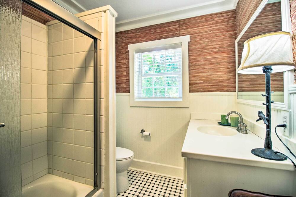 Photo of Bathroom in Montgomery