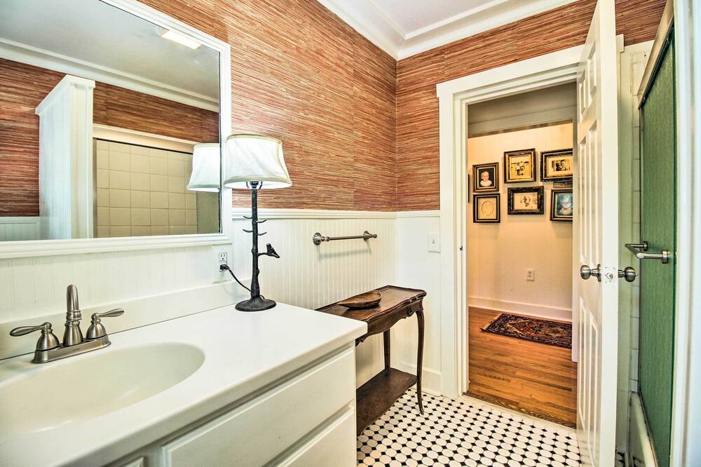 Photo of Bathroom in Montgomery