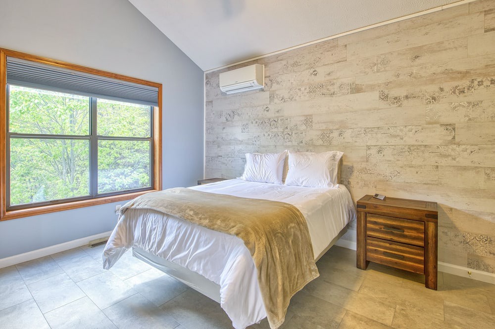 Photo of Bedroom in Maggie Valley