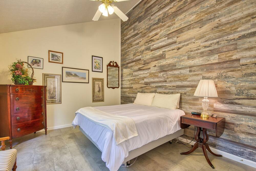 Photo of Bedroom in Maggie Valley