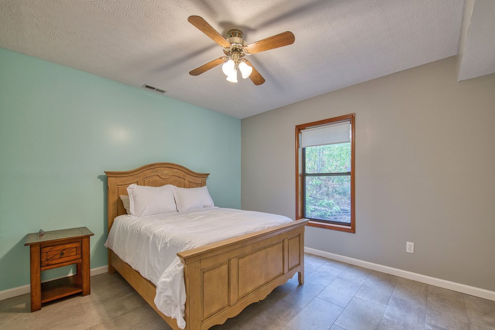 Photo of Bedroom in Maggie Valley