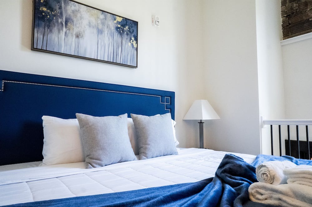 Photo of Bedroom in Villa Heights