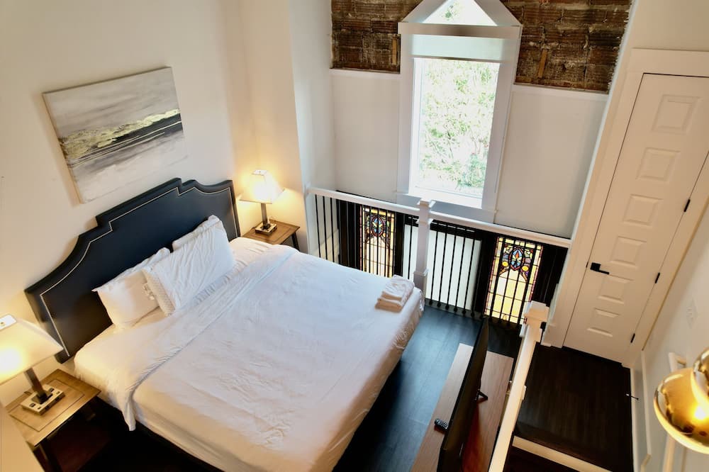 Photo of Bedroom in Villa Heights