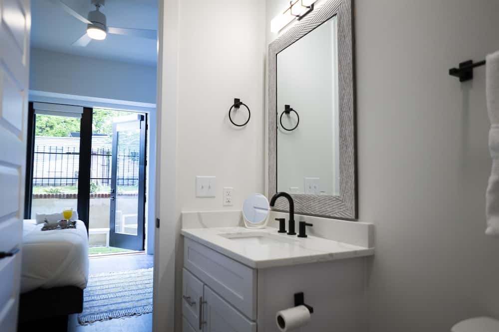 Photo of Bathroom in Villa Heights