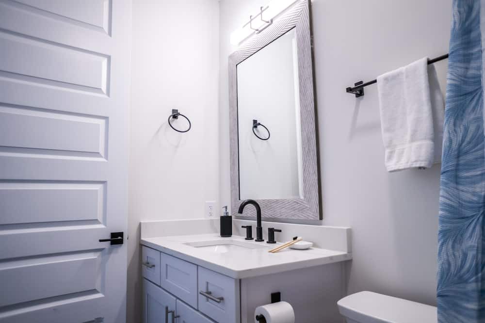 Photo of Bathroom in Villa Heights