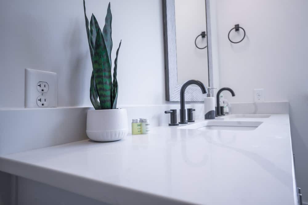 Photo of Bathroom in Villa Heights