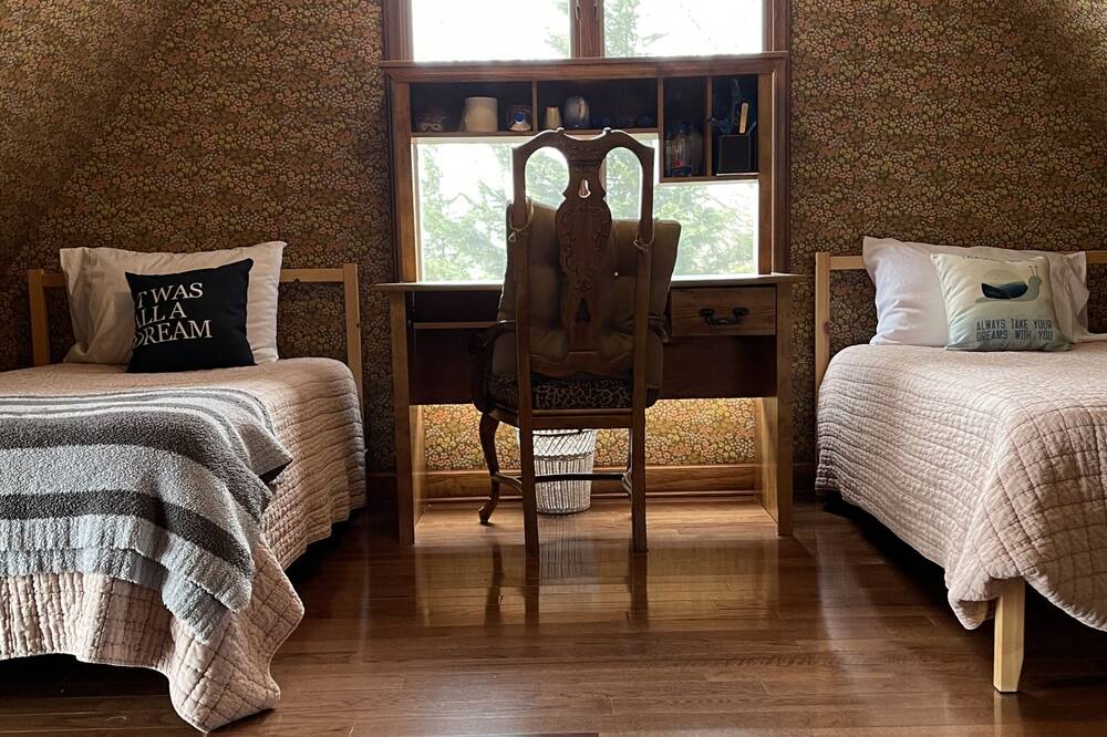 Photo of Bedroom in Arlington