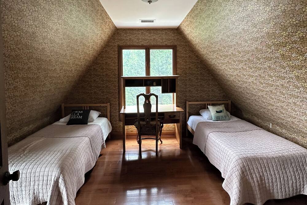 Photo of Bedroom in Arlington