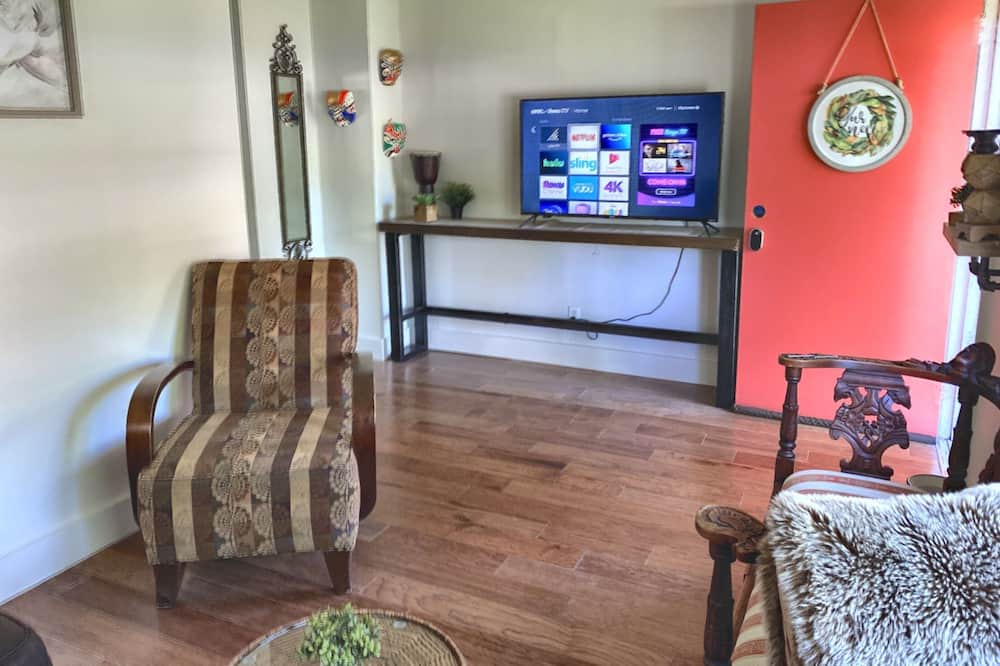Photo of Livingroom in North Charlotte