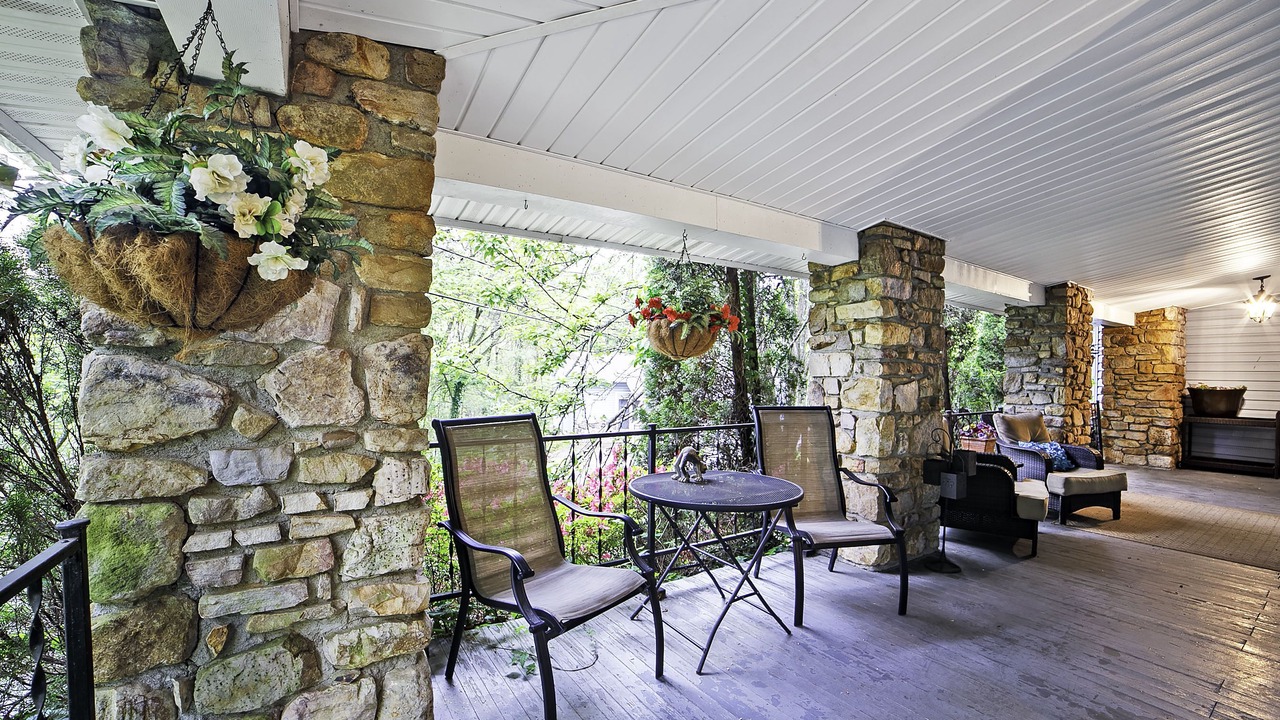Photo of Patio Balcony in Avery Creek