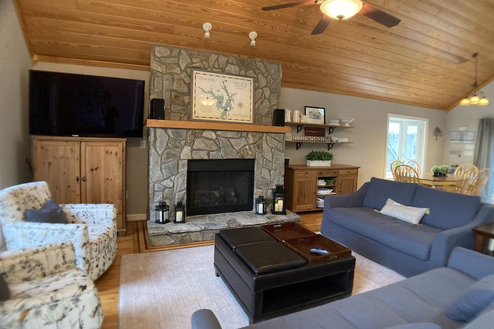 Photo of Bedroom in New London