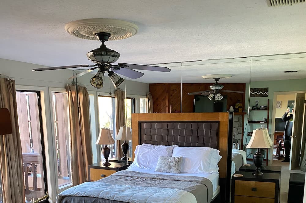 Photo of Bedroom in Lake Toxaway