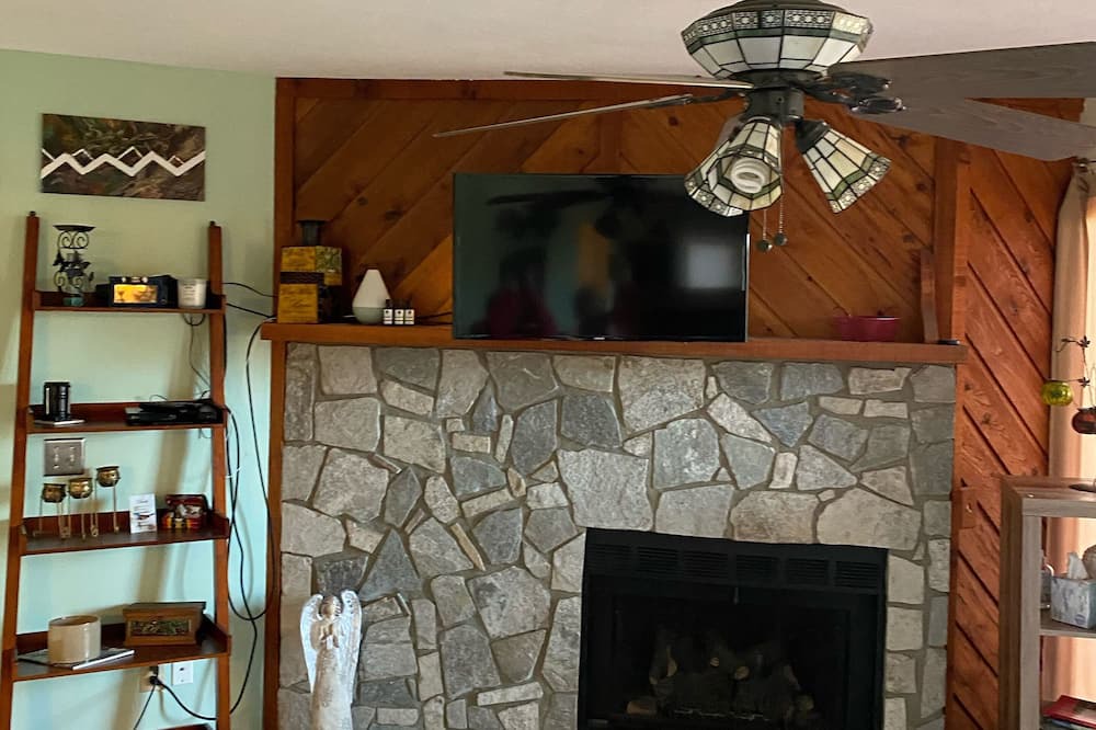 Photo of Bedroom in Lake Toxaway