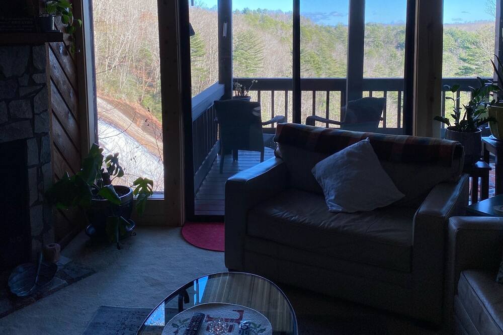 Photo of Livingroom in Lake Toxaway