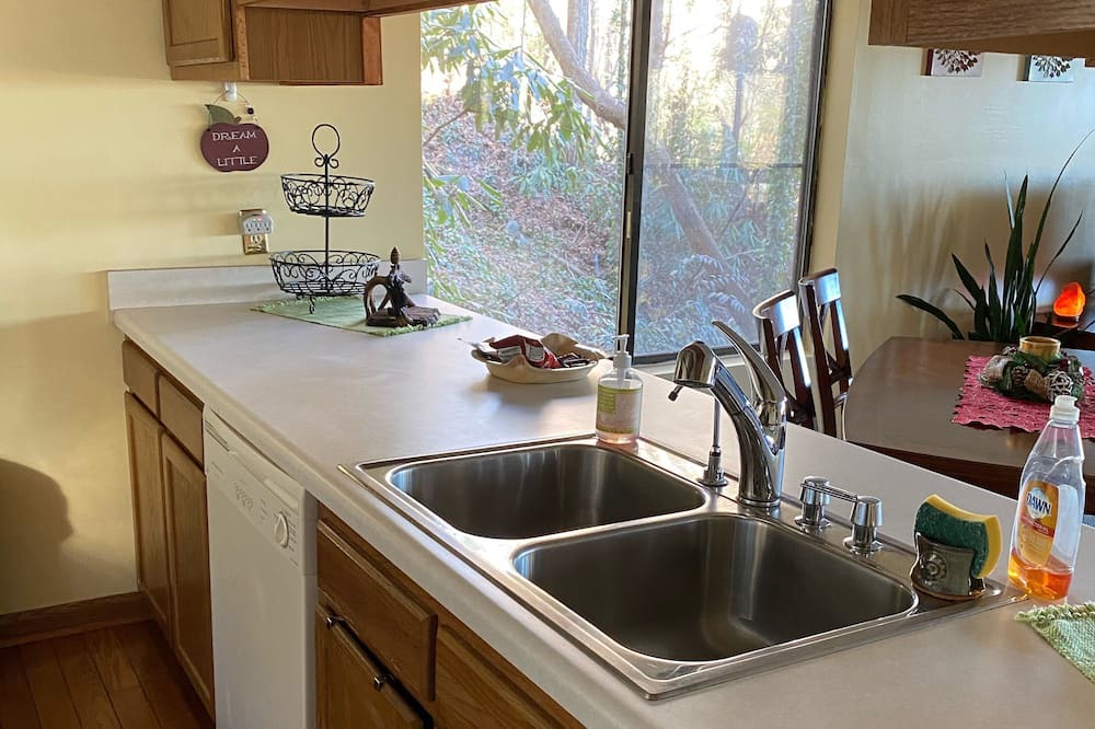 Photo of Kitchen in Lake Toxaway