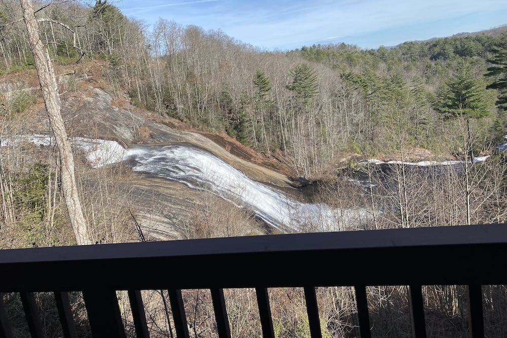 Photo of Patio Balcony in Lake Toxaway