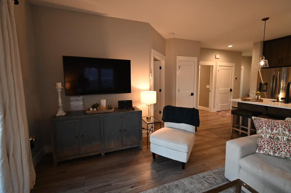 Photo of Livingroom in Leland