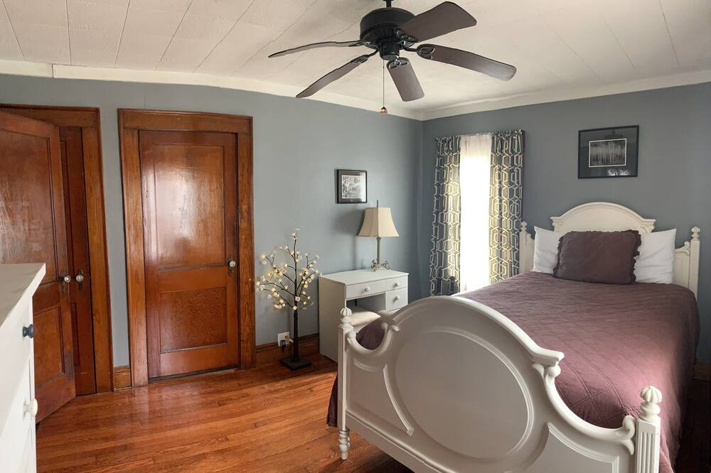 Photo of Bedroom in Valdese