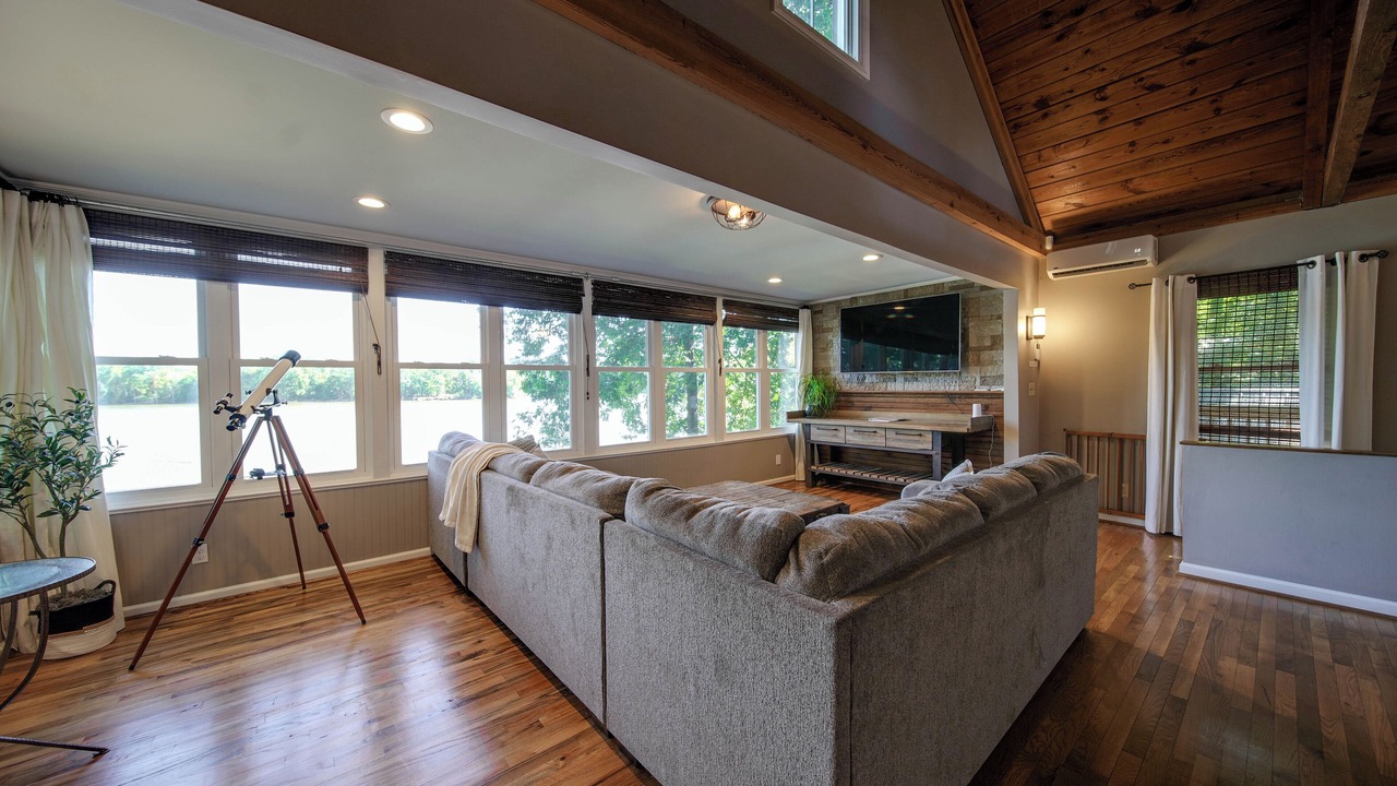 Photo of Livingroom in Southmont
