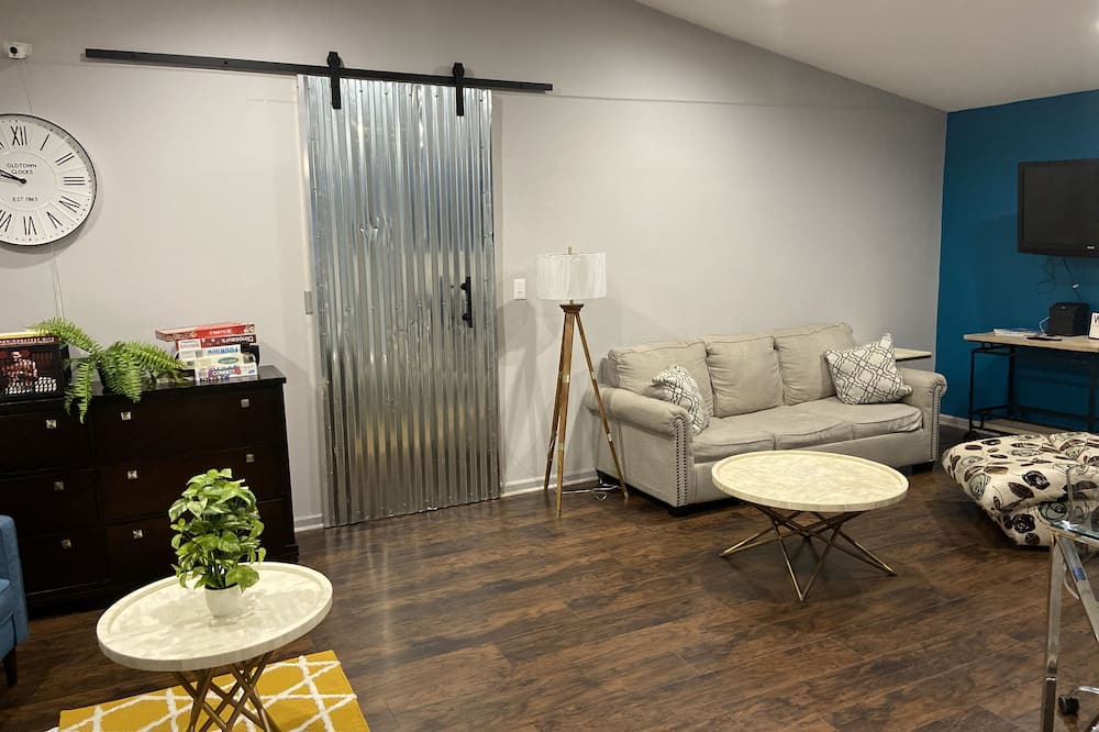 Photo of Livingroom in East Forest