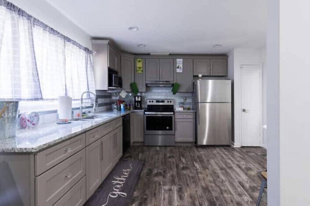 Photo of Kitchen in East Forest