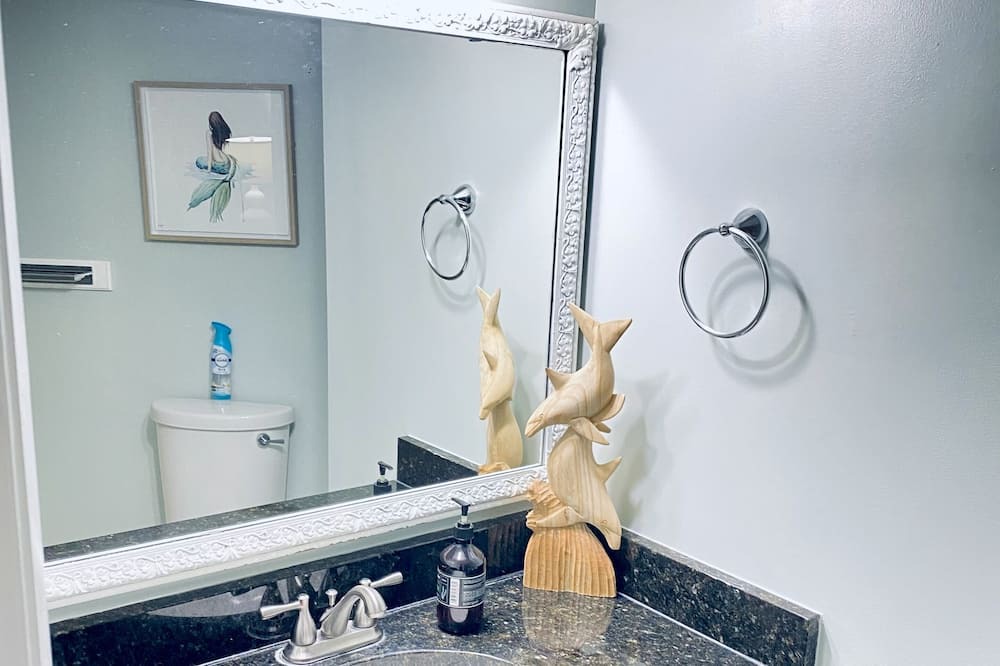 Photo of Bathroom in McCutcheon Field