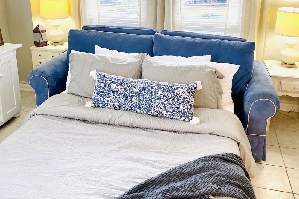 Photo of Bedroom in McCutcheon Field