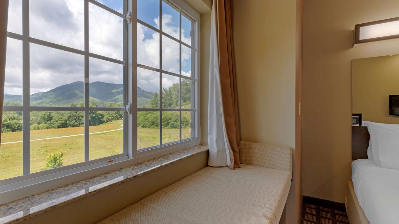 Photo of Bedroom in Sylva