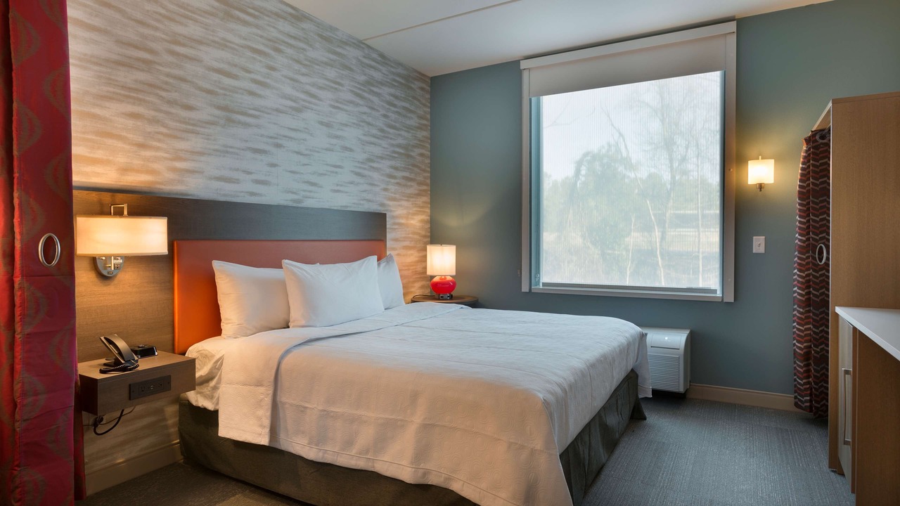 Photo of Bedroom in Belmont Historic District