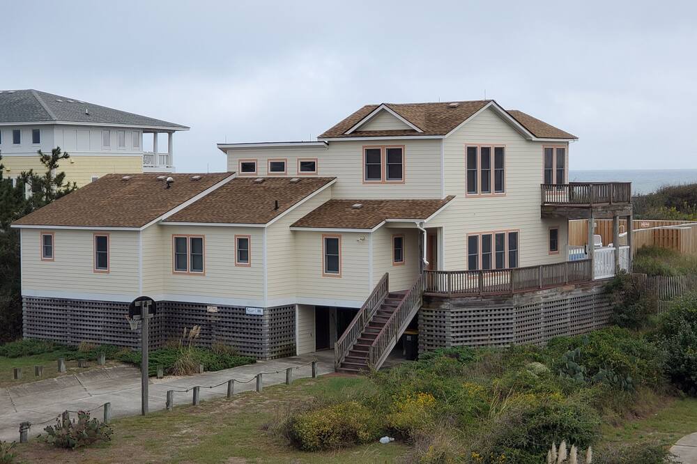 Photo of Others in Whalehead Beach